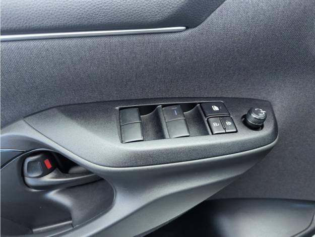 TOYOTA Yaris 116h Design   