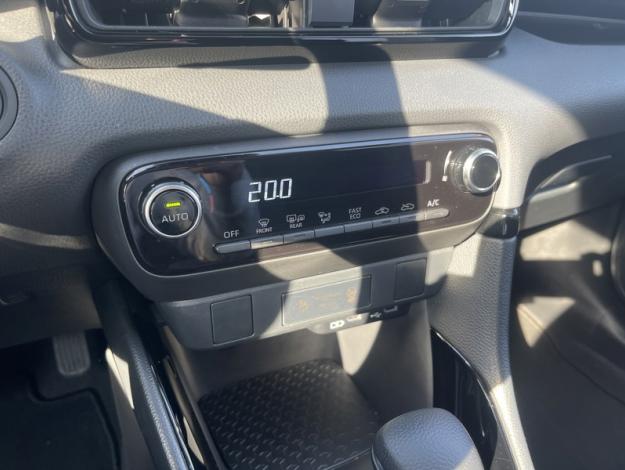TOYOTA Yaris 116h Design  