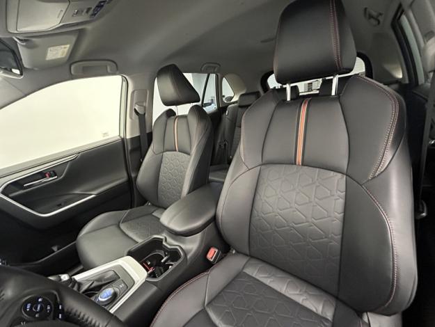 TOYOTA RAV4 AWD 222ch Trail  