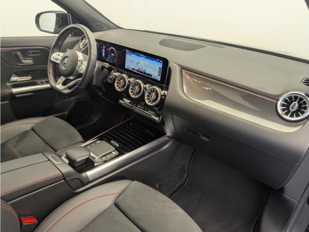 MERCEDES-BENZ GLA 200 AMG Line  