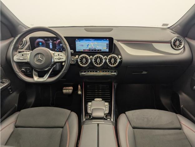 MERCEDES-BENZ GLA 200 AMG Line  