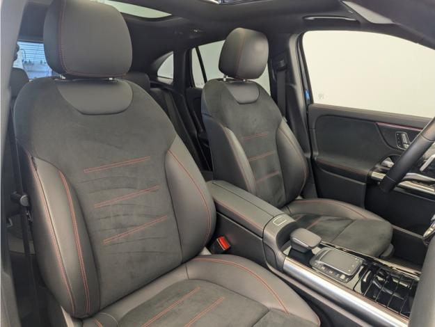 MERCEDES-BENZ GLA 200 AMG Line  