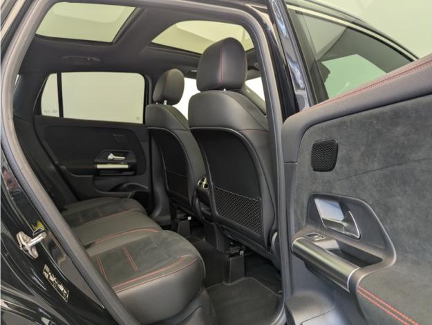 MERCEDES-BENZ GLA 200 AMG Line  
