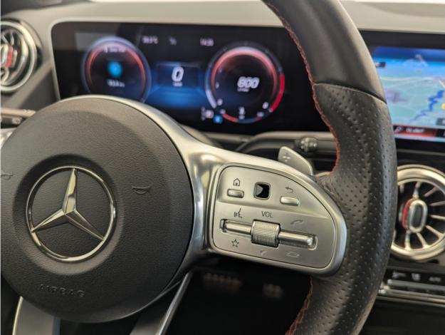 MERCEDES-BENZ GLA 200 AMG Line  