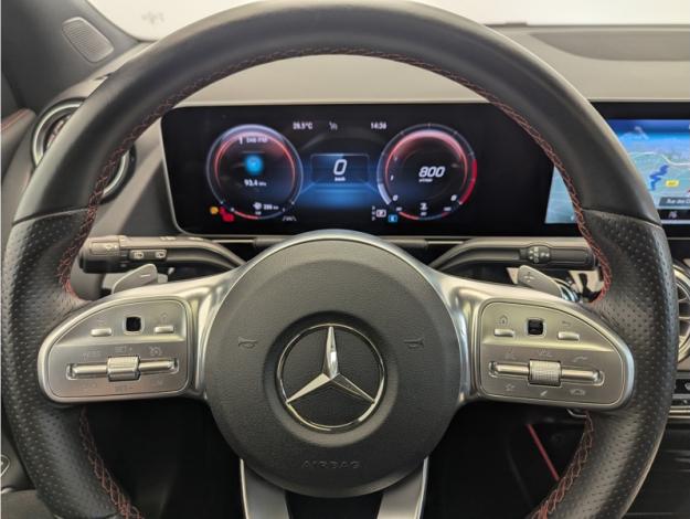 MERCEDES-BENZ GLA 200 AMG Line  