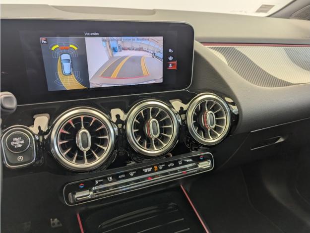 MERCEDES-BENZ GLA 200 AMG Line  