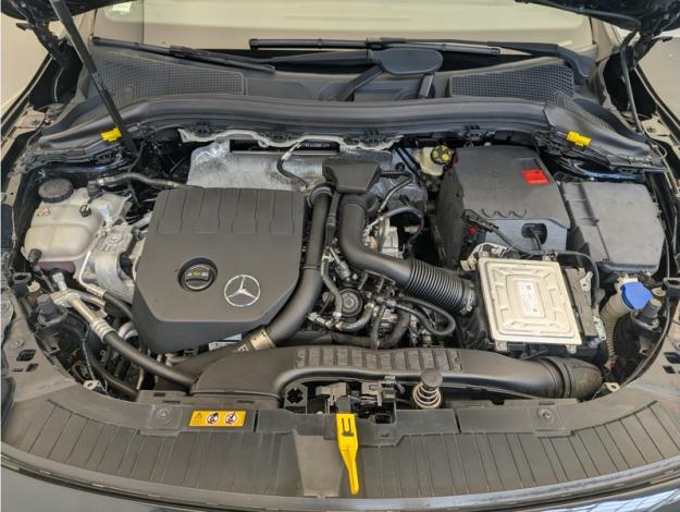 MERCEDES-BENZ GLA 200 AMG Line  