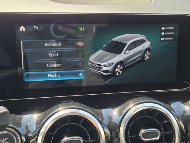 MERCEDES-BENZ GLA 250 e AMG Line  Classe GLA/ H247 GLA 250 e AMG Line