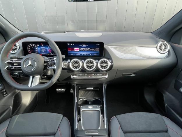 MERCEDES-BENZ GLA GLA 200 d AMG Line  GLA 200 d AMG Line