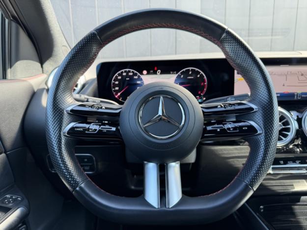 MERCEDES-BENZ GLA 200 d AMG Line  