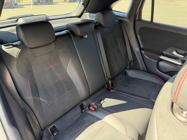 MERCEDES-BENZ GLA 200 d AMG Line  