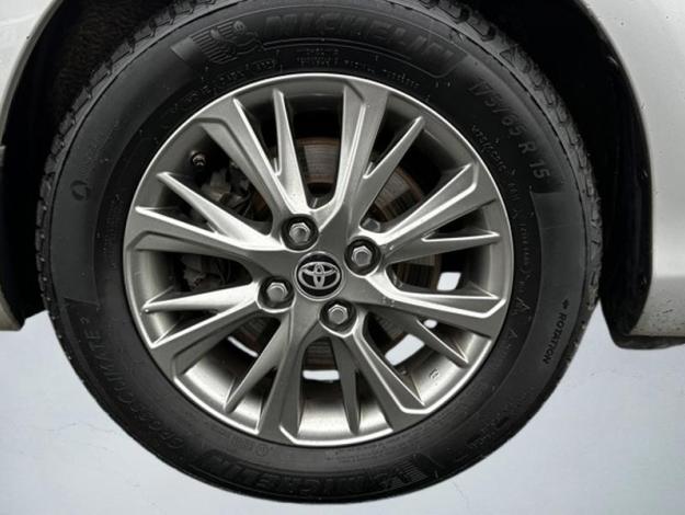 TOYOTA Yaris 1.5 Hybride 100h Dynamic  1.5 101 ch 