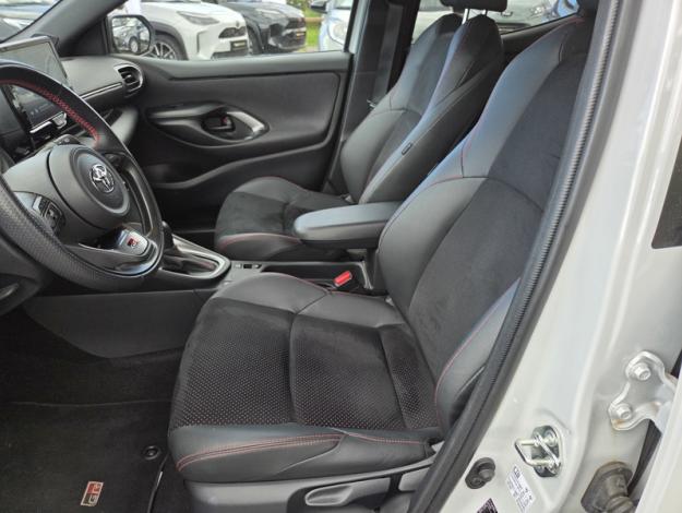 TOYOTA Yaris 116h GR SPORT  