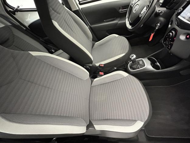 TOYOTA Aygo 1.0 VVT-i x-play  