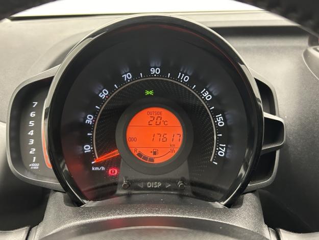 TOYOTA Aygo 1.0 VVT-i x-play  