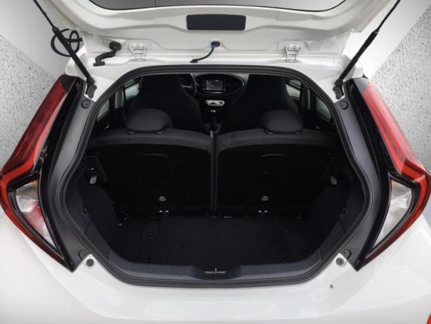 TOYOTA Aygo X 1.0 VVT-i 72 Dynamic  .