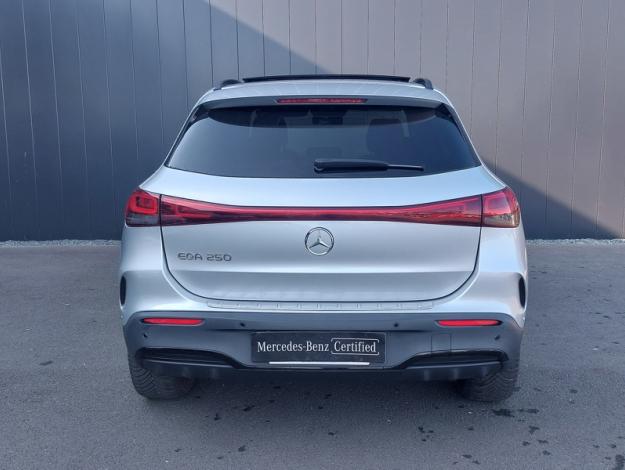 MERCEDES-BENZ EQA 250 AMG Line  