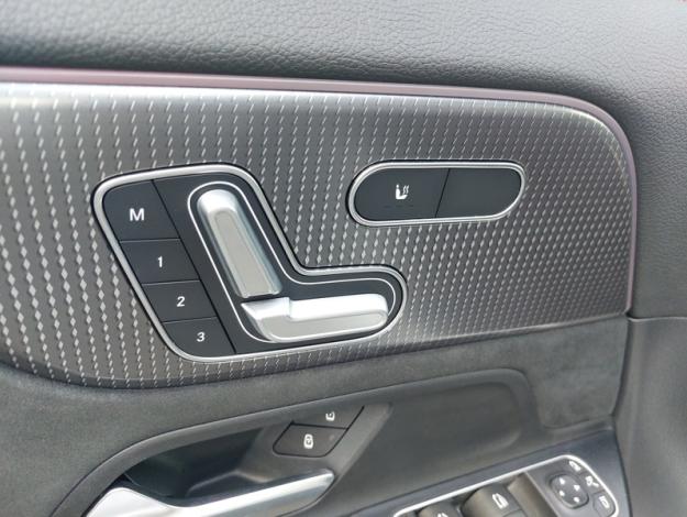 MERCEDES-BENZ EQA 250 AMG Line  