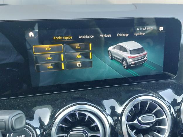 MERCEDES-BENZ EQA 250 AMG Line  