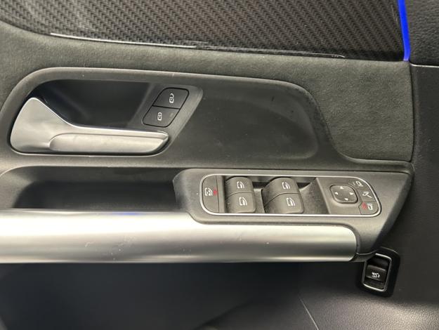 MERCEDES-BENZ GLA 200 d AMG Line  