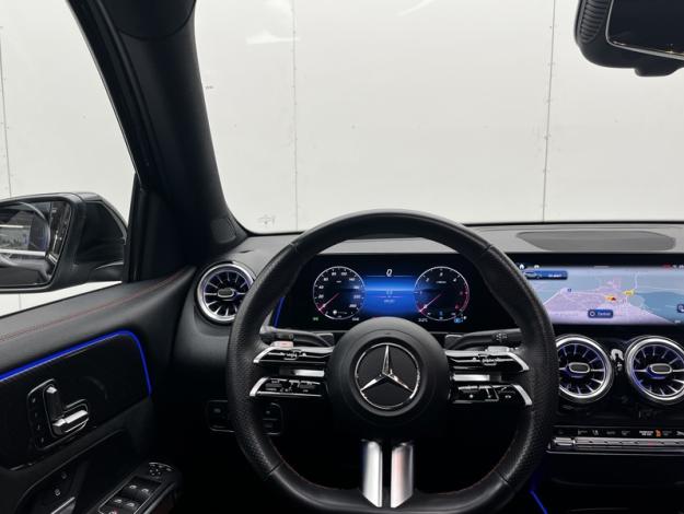 MERCEDES-BENZ GLB 200 d AMG Line  