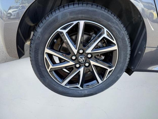 TOYOTA Yaris  116h Design  