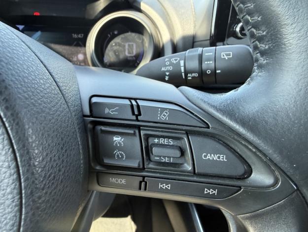 TOYOTA Yaris  116h Design  