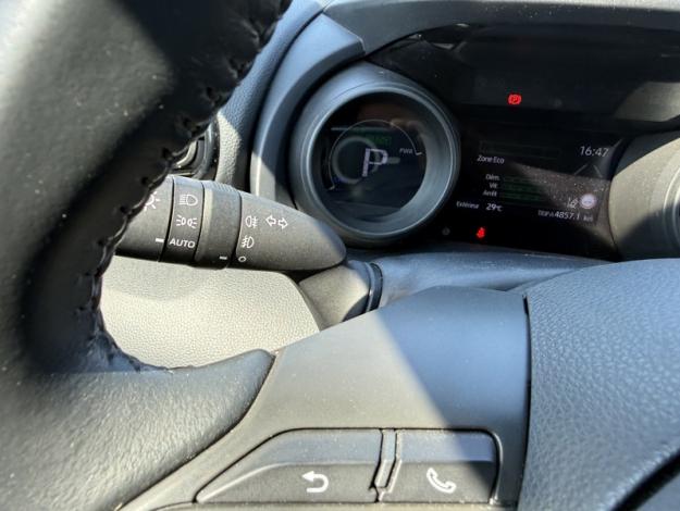 TOYOTA Yaris  116h Design  