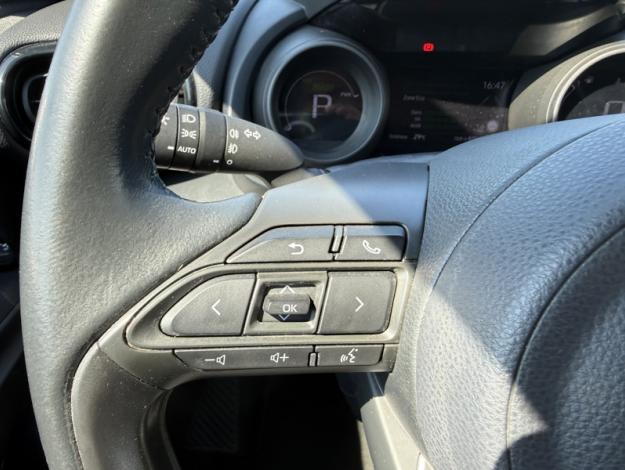 TOYOTA Yaris  116h Design  