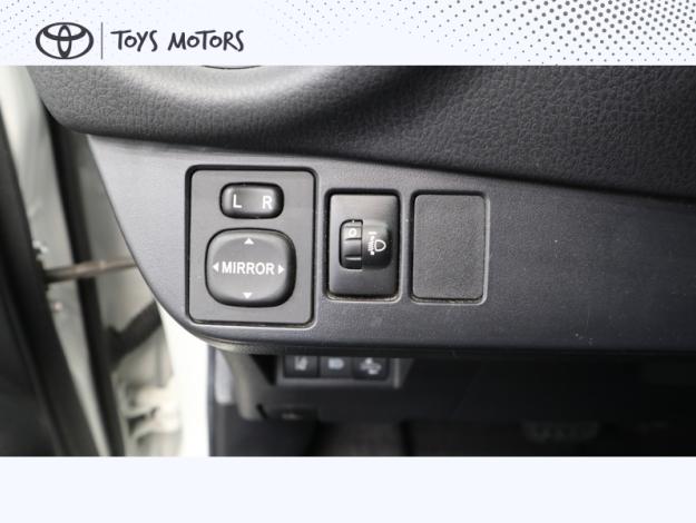 TOYOTA Yaris 110 VVT-i Design Y20 CVT   