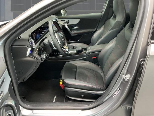 MERCEDES-BENZ A 250 e AMG Line  