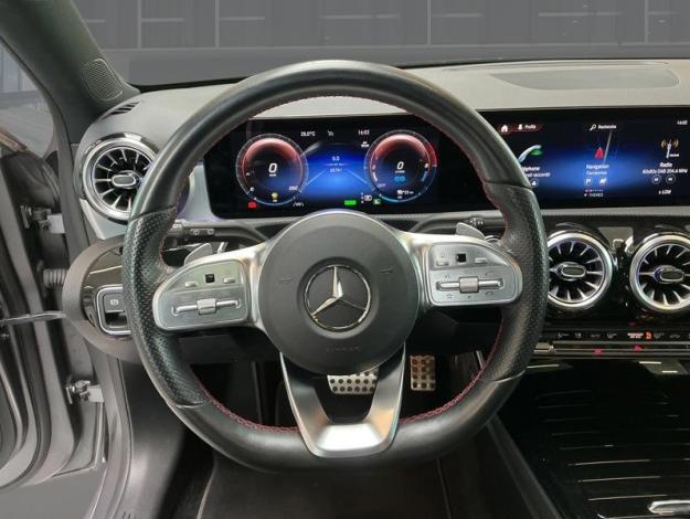 MERCEDES-BENZ A 250 e AMG Line  