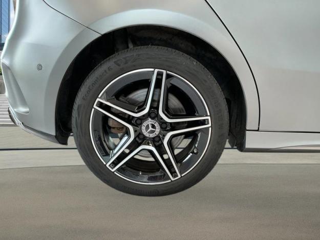 MERCEDES-BENZ A 250 e AMG Line  
