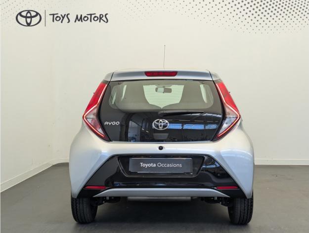 TOYOTA Aygo 1.0 VVT-i x-play X-SHIFT  