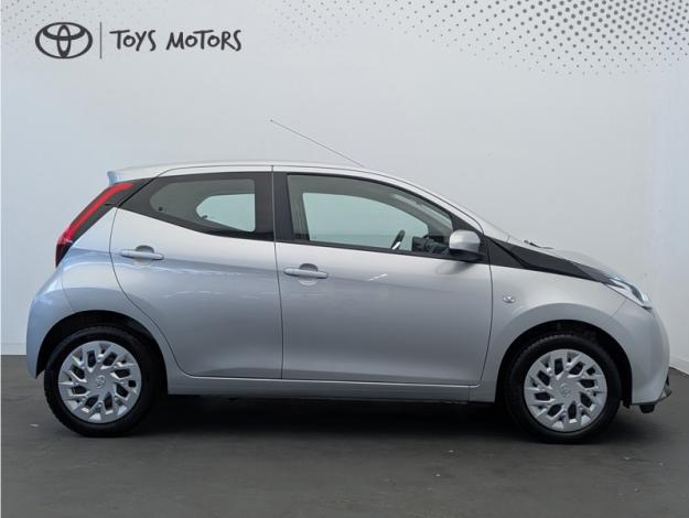 TOYOTA Aygo 1.0 VVT-i x-play X-SHIFT  