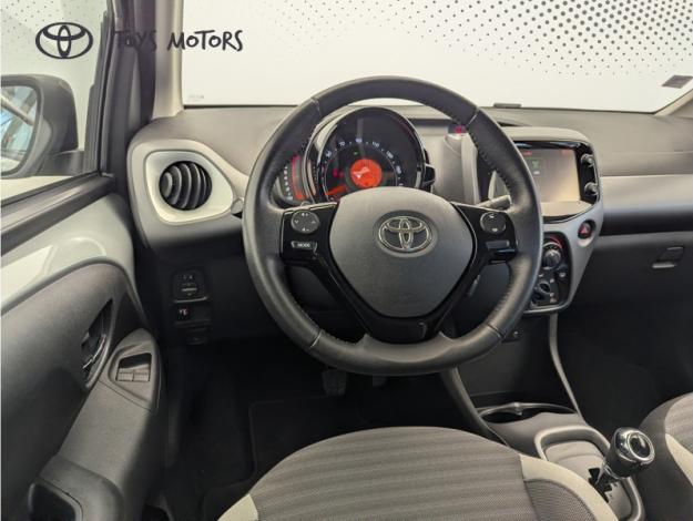 TOYOTA Aygo 1.0 VVT-i x-play X-SHIFT  