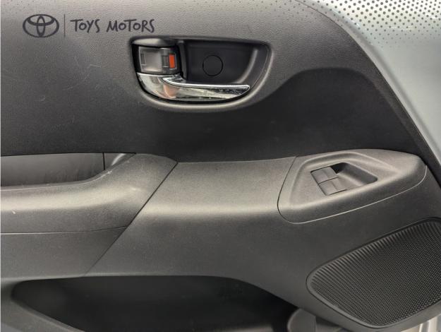 TOYOTA Aygo 1.0 VVT-i x-play X-SHIFT  