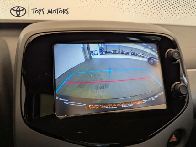 TOYOTA Aygo 1.0 VVT-i x-play X-SHIFT  