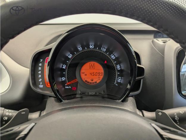 TOYOTA Aygo 1.0 VVT-i x-play X-SHIFT  
