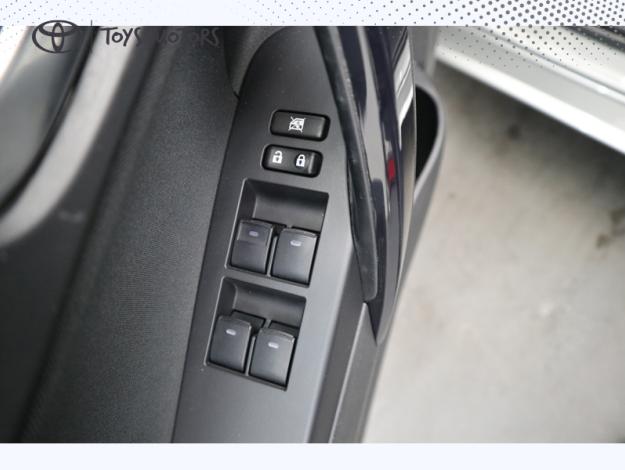 TOYOTA Auris Hybride 136h Design  
