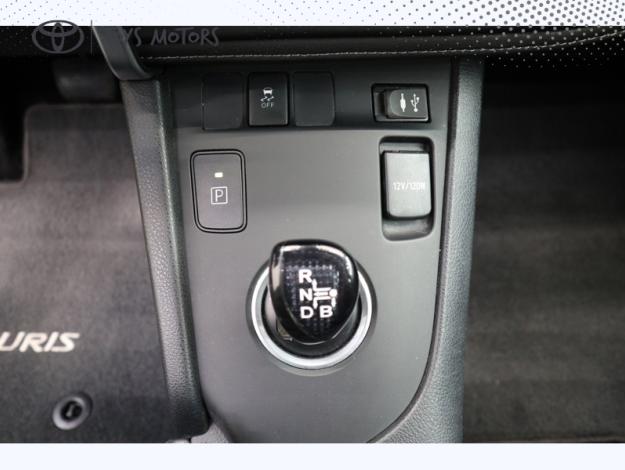 TOYOTA Auris Hybride 136h Design  
