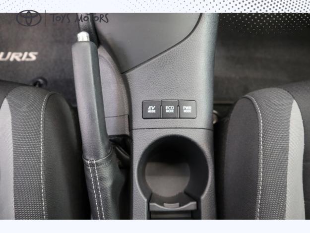 TOYOTA Auris Hybride 136h Design  