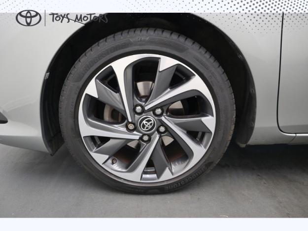 TOYOTA Auris Hybride 136h Design  