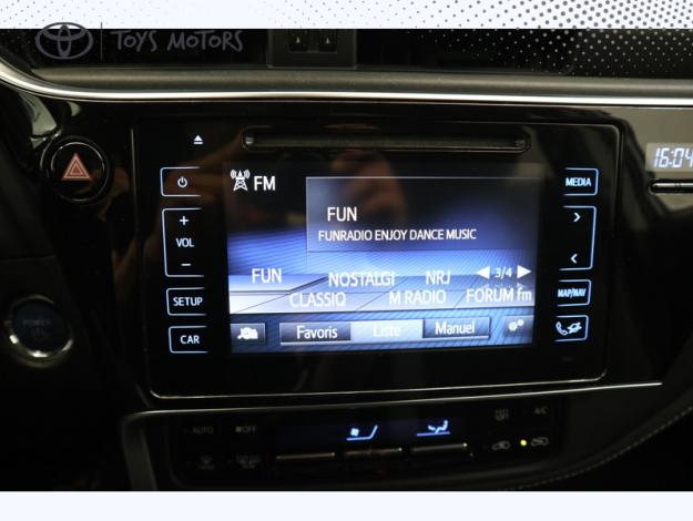 TOYOTA Auris Hybride 136h Design  