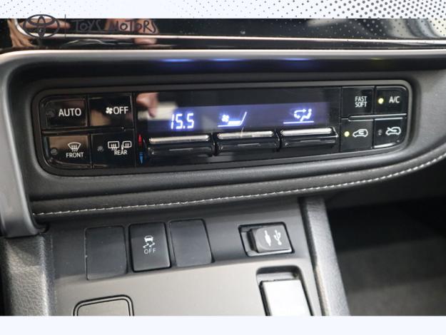 TOYOTA Auris Hybride 136h Design  