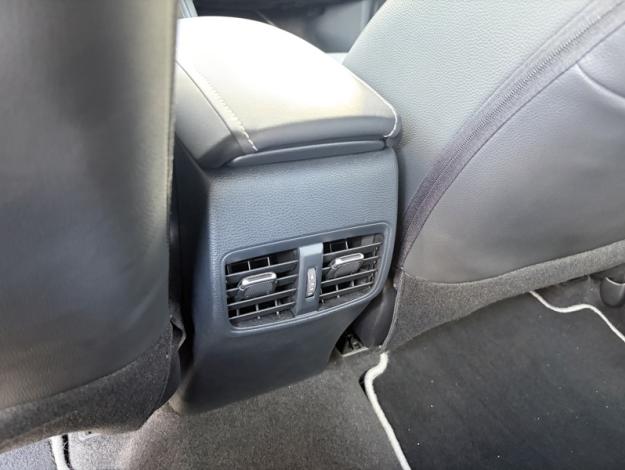 TOYOTA Corolla Touring Sports Hybrid Design   