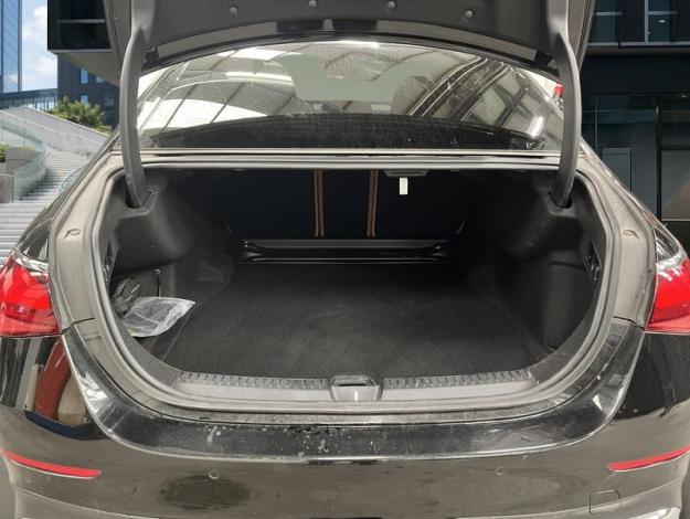 MERCEDES-BENZ E-Klasse E 220 d Limousine