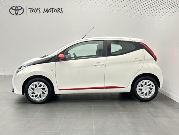 TOYOTA Aygo 1.0 VVT-i x-play  