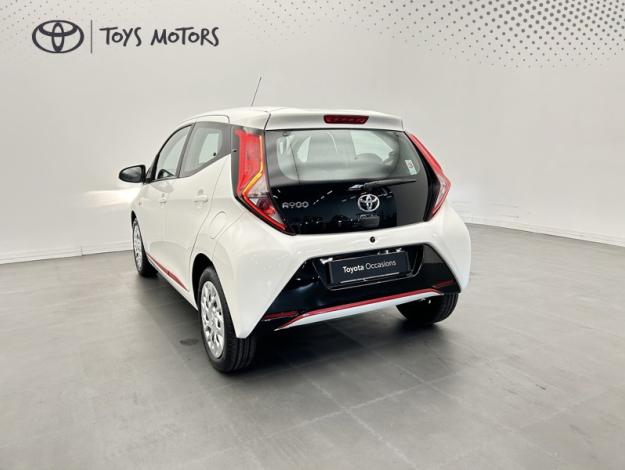 TOYOTA Aygo 1.0 VVT-i x-play  