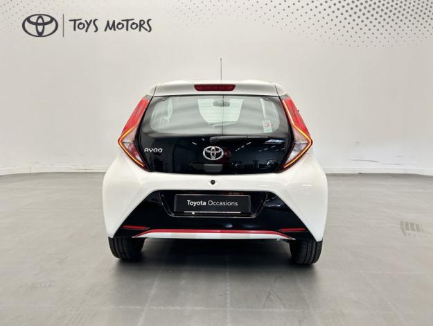 TOYOTA Aygo 1.0 VVT-i x-play  